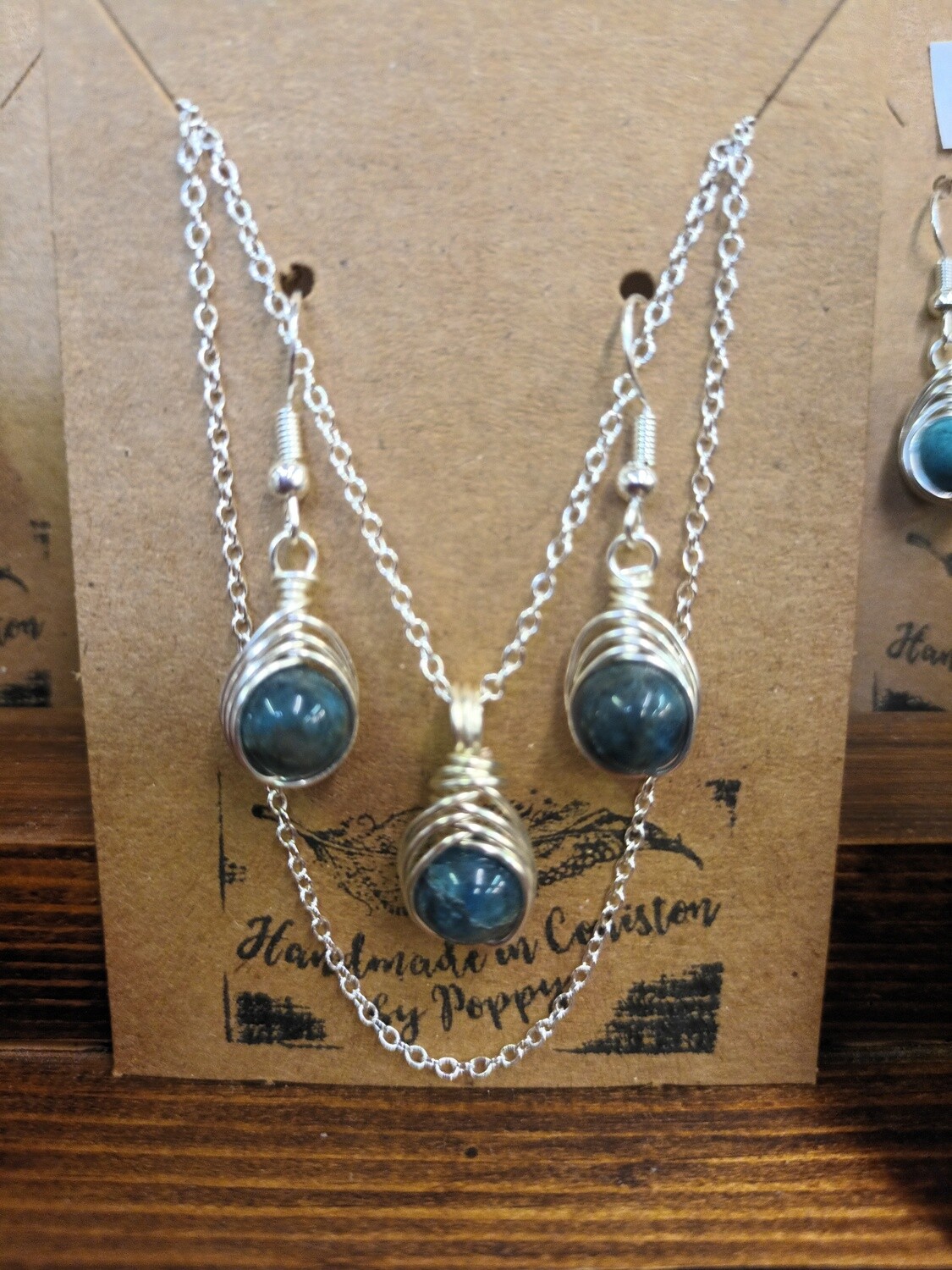 Handmade Earings and Necklace