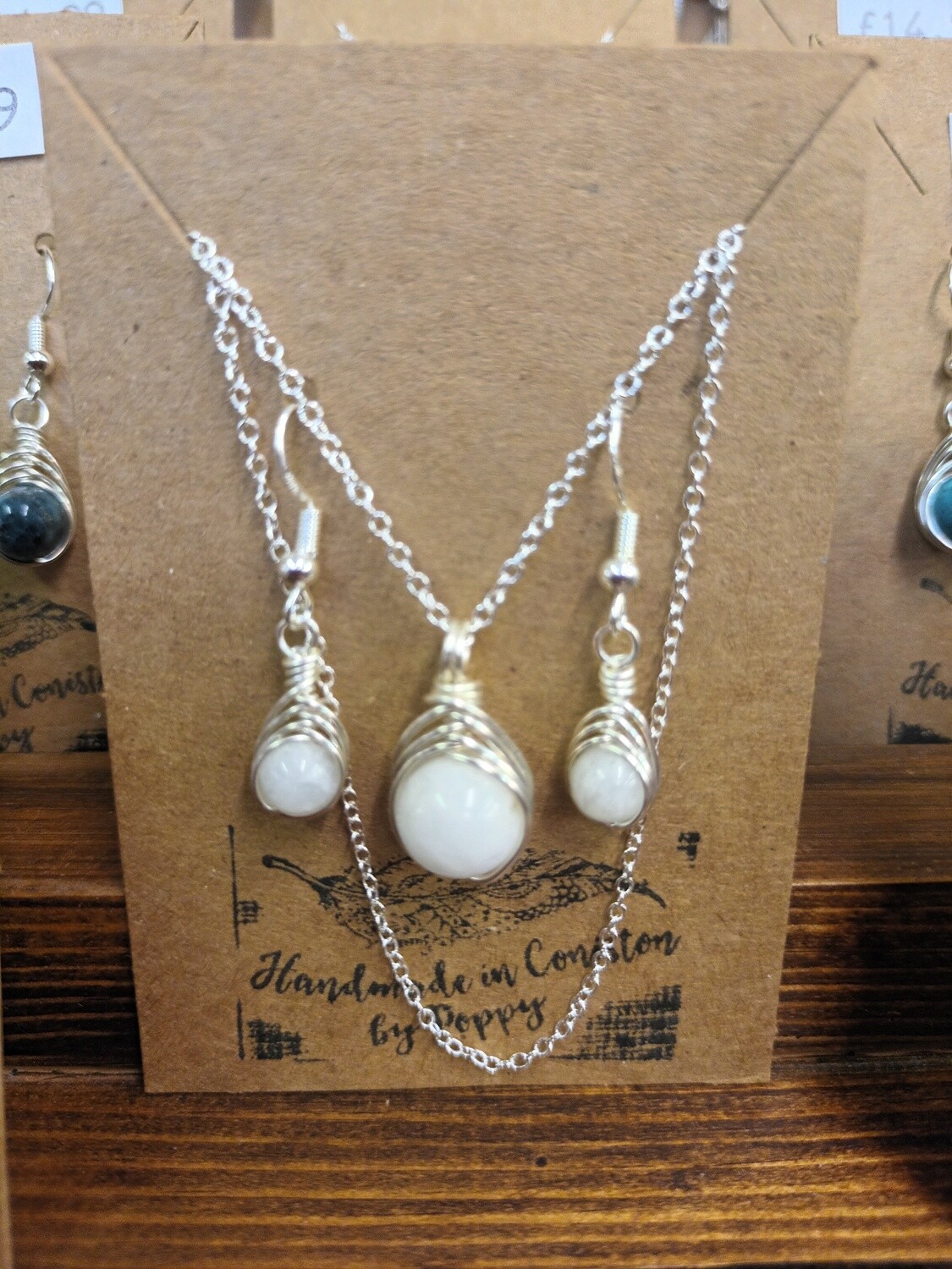 Handmade Earings and Necklace