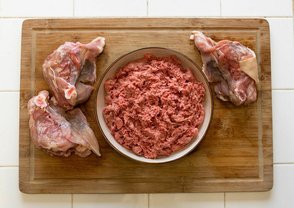 Reggie&#39;s Simple Chicken 1kg (20% bone, no offal) *ORGANIC*