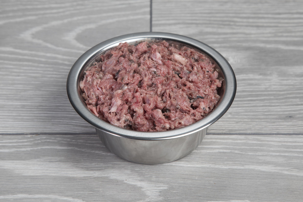 MVM Minced Tripe &amp; Duck Carcass (454g)