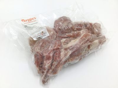 Reggie's Chicken Necks (1kg) *can include pieces of chicken back*