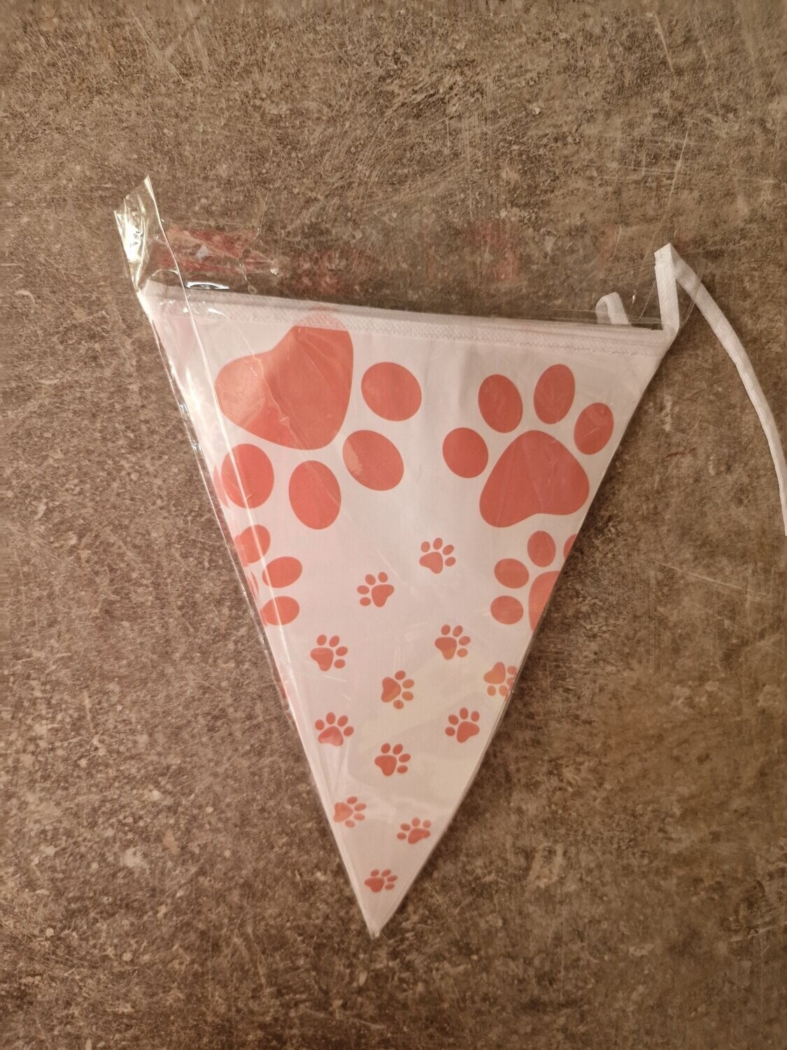 Vlaggetjeslijn met roze pootjes