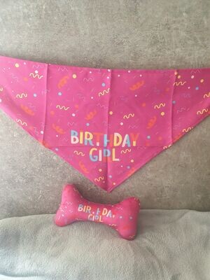 Bandana "birthday girl" en speeltje met piep