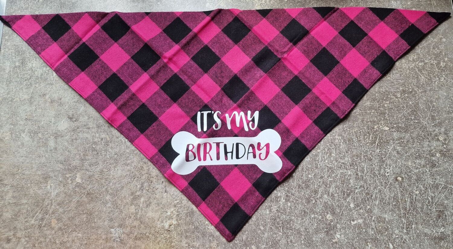 Bandana roze ruit "it's my birthday"
