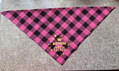 Bandana roze ruit "birthday girl"