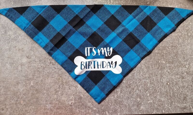 Bandana blauwe ruit "it's my birthday"