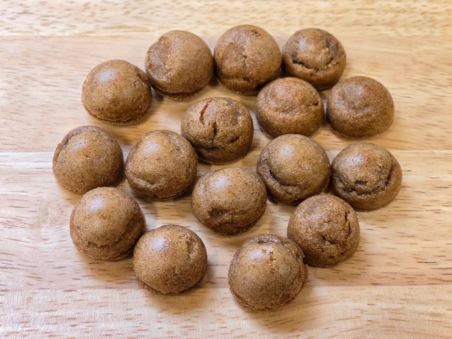 Woefnoten carobe per 100 gram Woefnoten carobe per 100 gram