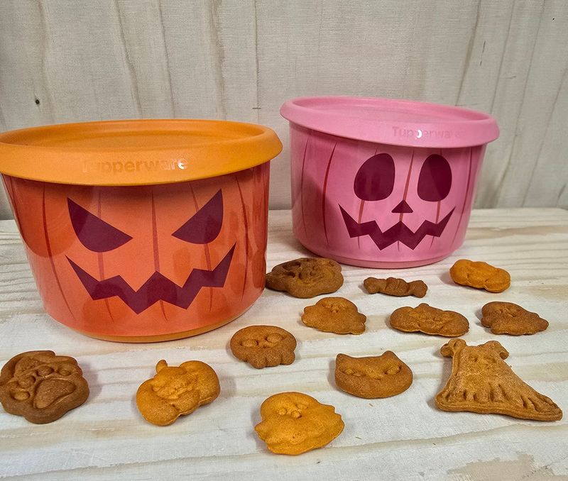 Halloween koekjes pot (Tupperware) met koekjes