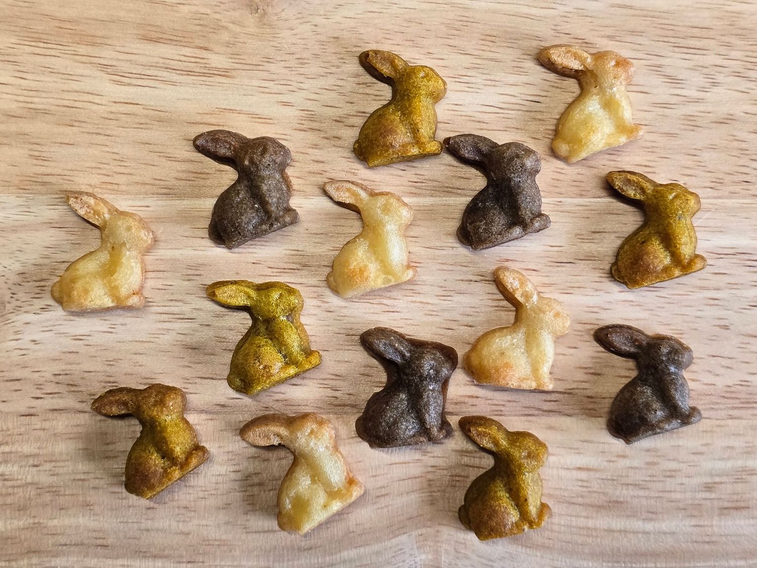 Mini paashaasjes (trainers) gemengd per 100gr