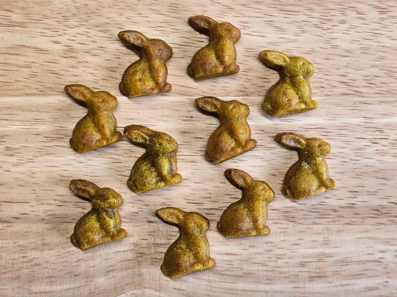 Mini paashaasjes(trainers) tonijn-kurkuma per 100gr