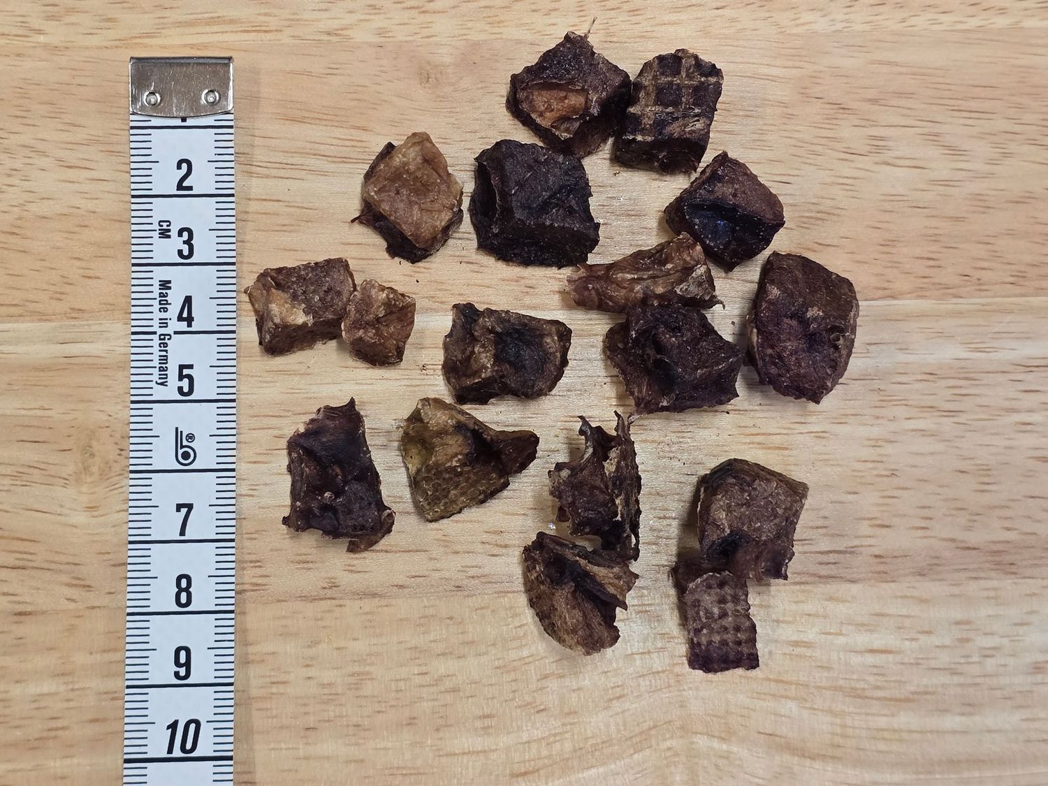 Gedroogde runder long stukjes per 100gr Gedroogde runder long stukjes per 100gr