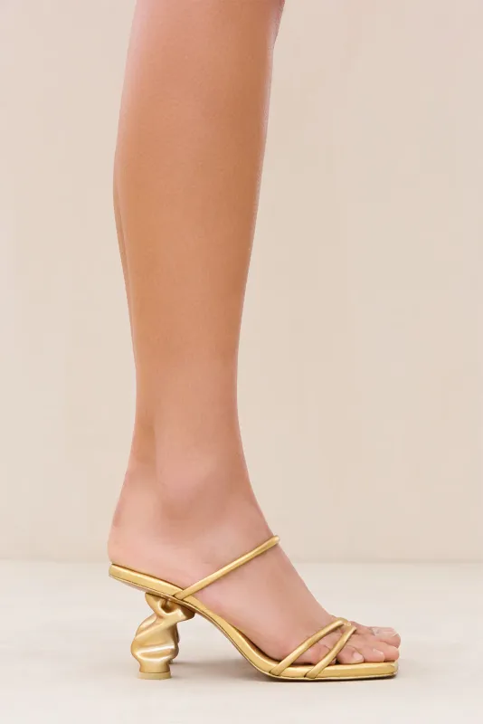 SERAPHINA SANDLE