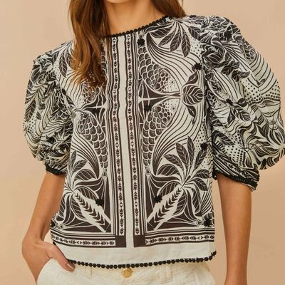 MONOCHROME ELEGANCE SCARF OFF-WHITE BLOUSE