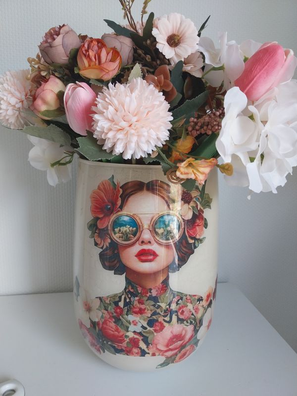 Vaas reversed decoupage di 14 okt 19u Locatie: De Brug Vroenhoven