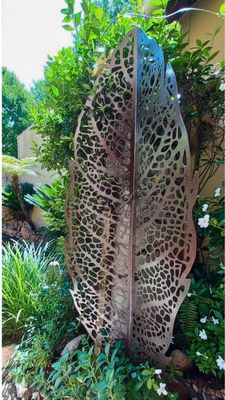 METAL LEAVES VEINS GARDEN ART