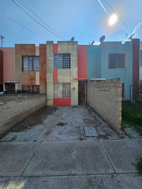 CASA EN COLINAS DEL ROBLE, TLAJOMULCO