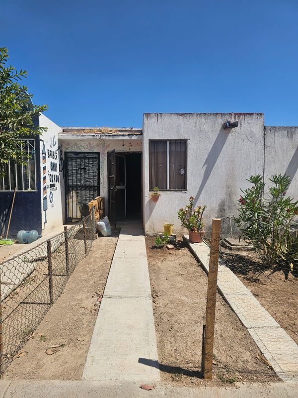 CASA EN LOMAS DE LA CAPILLA, IXTLAHUACAN DE LOS MEMBRILLOS