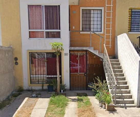 CASA DUPLEX EN VALLE DE LOS ENCINOS