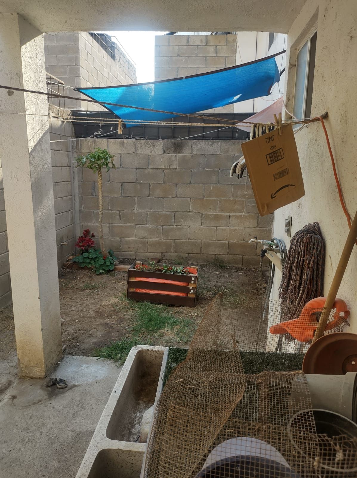 CASA DUPLEX EN VALLE DE LOS ENCINOS