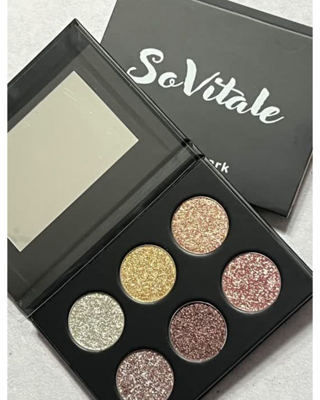 COSMIC SPARK EYE SHADOW