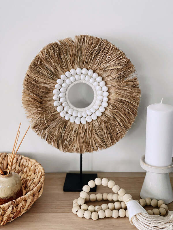 Kailini - Natural Seagrass &amp; Seashell Stand