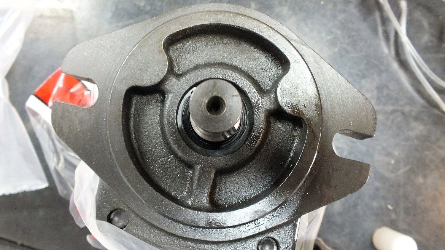 Magister Hydraulics Gear Pump – 3-17 GPM, 5/8 Keyed Shaft, SAE A 2-Bolt, CCW, Cast Iron