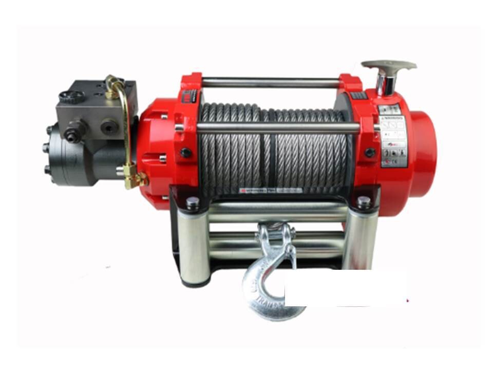 Hydraulic winch with 26 meters of cable and 15,000 pound pull capacity. 