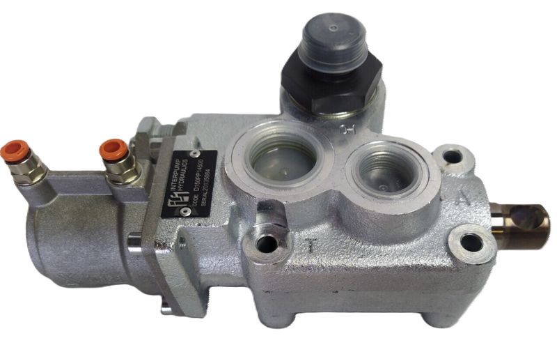 Replacement Truck 3 Port Tipper Valve 150 LPM Air Operated Side View Interpump Hydraulics D150PP 3 Port Tipper Valve