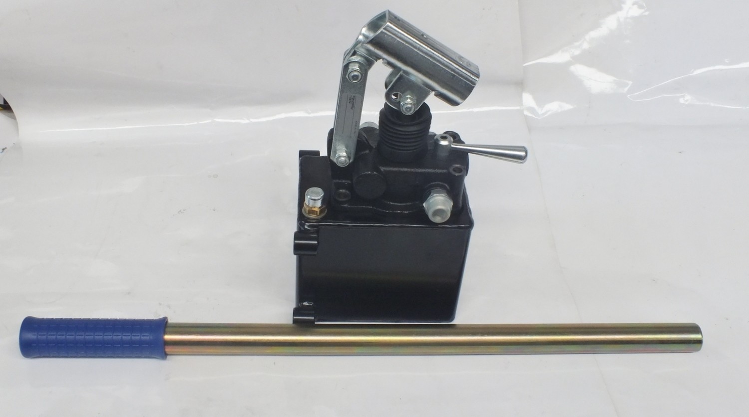 Hydraulic Hand Pump, Single Acting   5250psi / 350bar Various Cc's