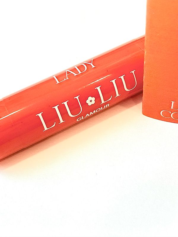 Lip Gloss Lady - Liu Liu glamour