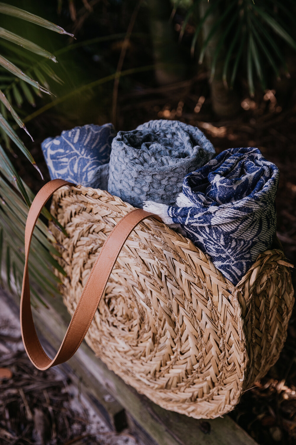 Tropical Leaf Bath Sheet/Towel   (5.5&#39;x3.25&#39;)