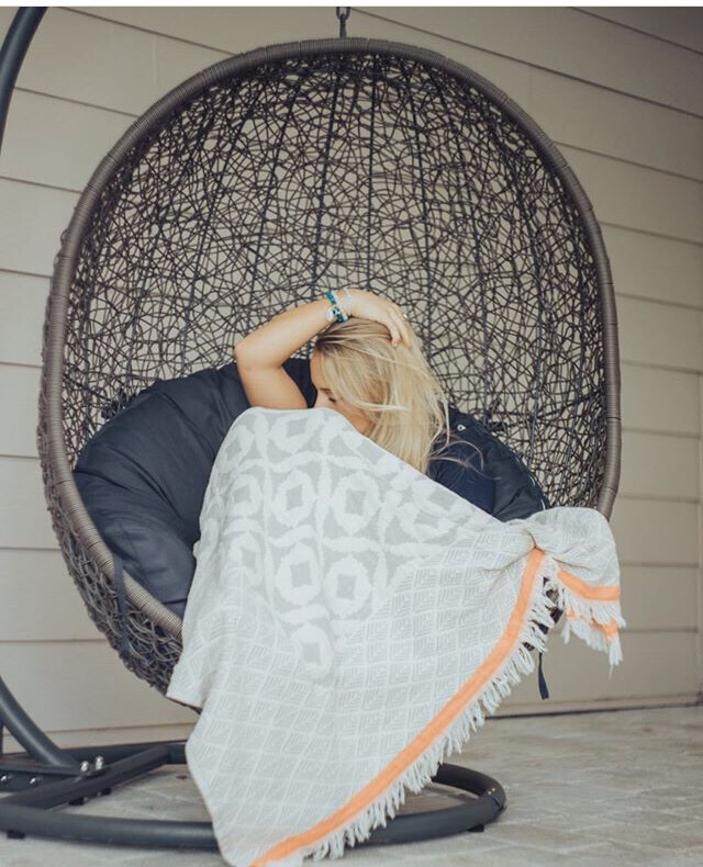 Mandalina Tulum Coral Throw