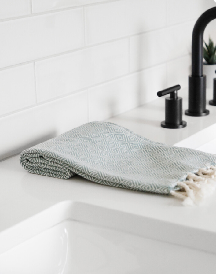 Mandalina Luxe Organic Diamond Hand Towel