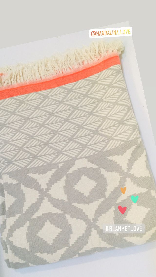 Mandalina Tulum Coral Throw