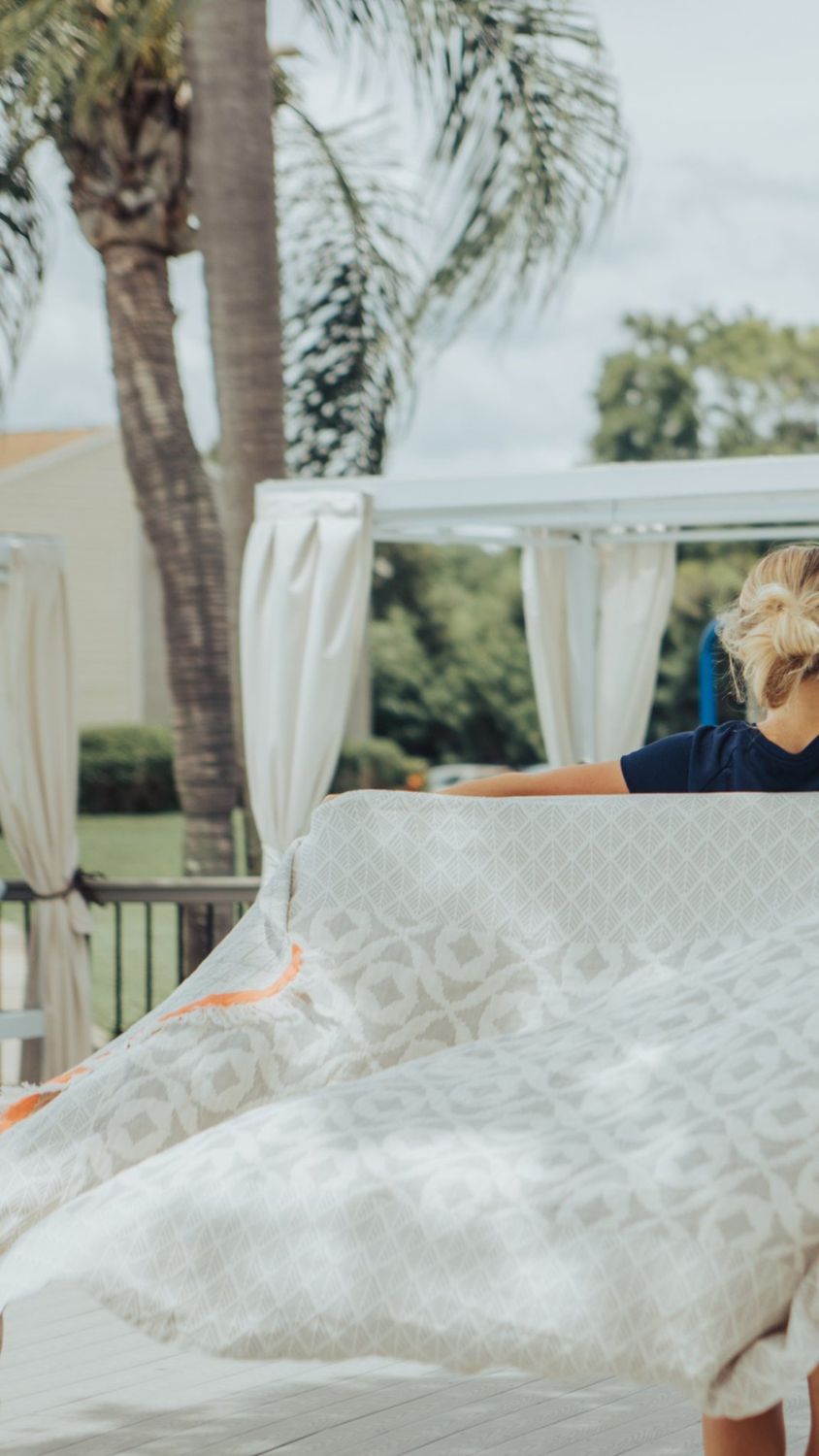 Mandalina Tulum Coral Throw