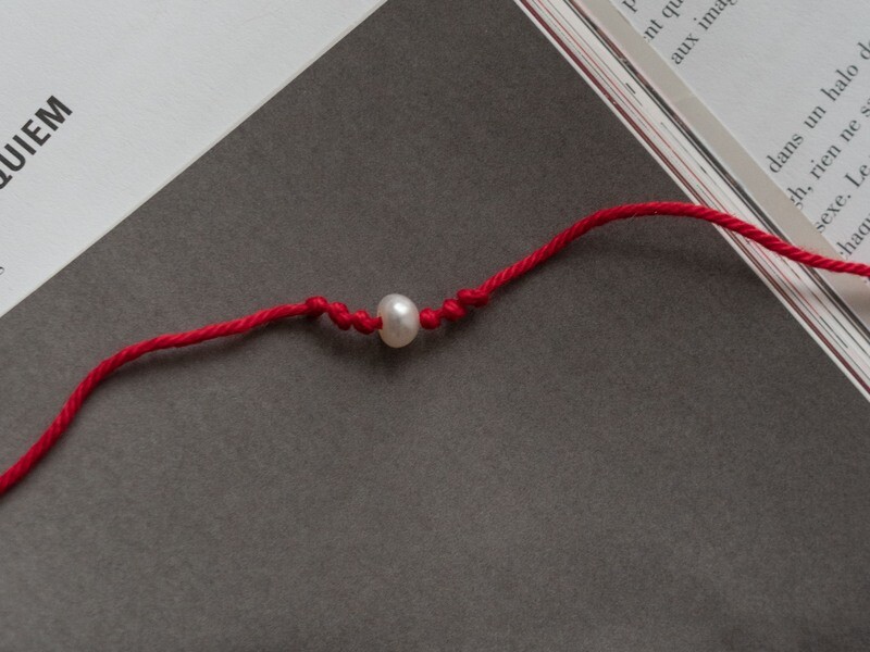 Red String with Pearl