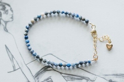 A lapis lazuli bracelet