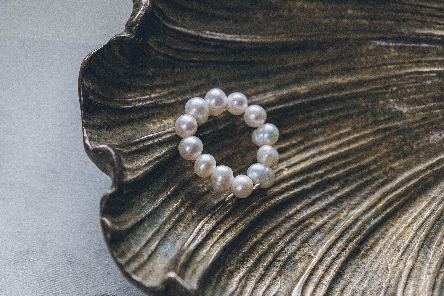 Pearl ring with gold Swarovski crystal