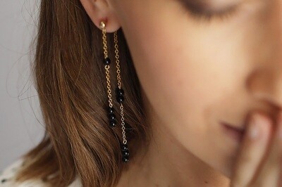 Gold-plated onyx chain earrings