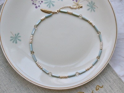 Blue pearlescent choker