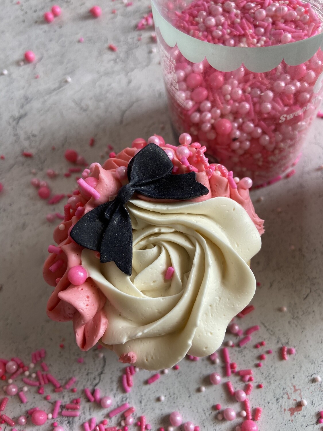Gourmet Cupcakes (Dozen)