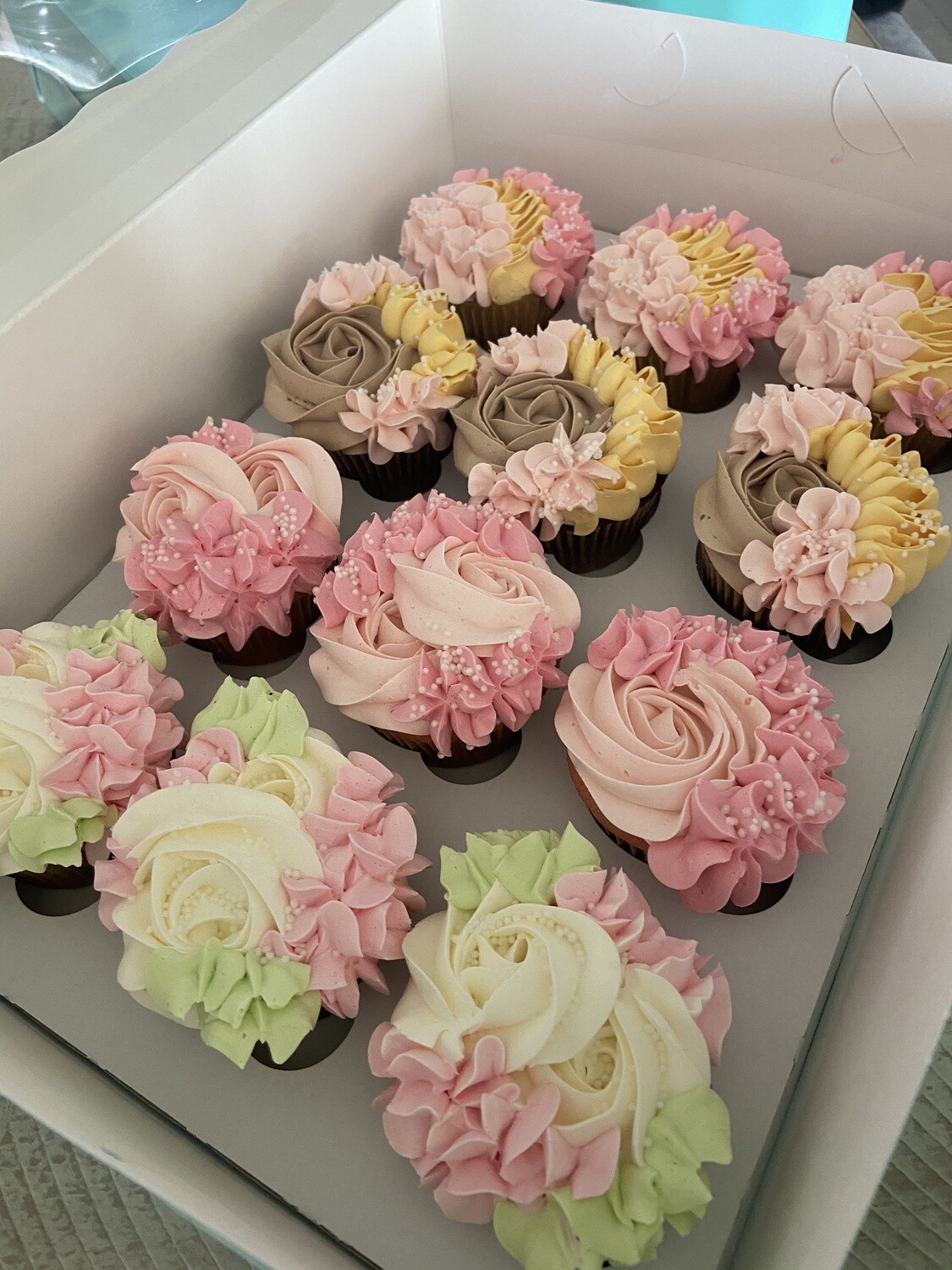 Gourmet Cupcakes (Dozen)
