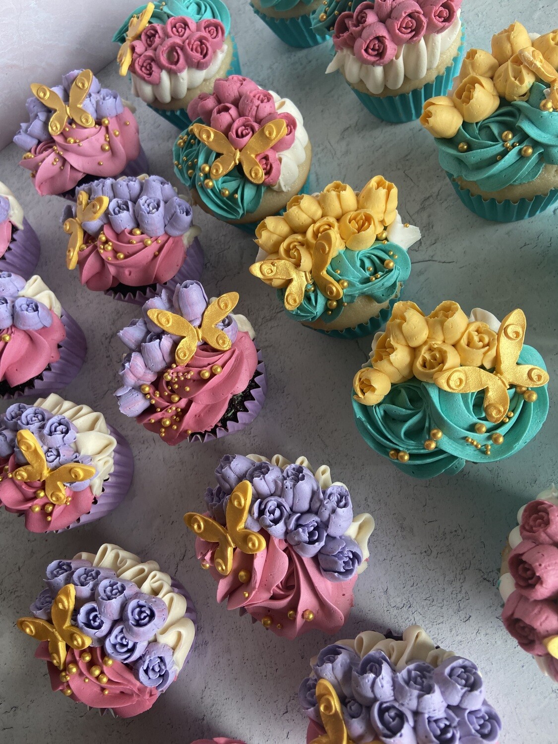 Gourmet Cupcakes (Dozen)