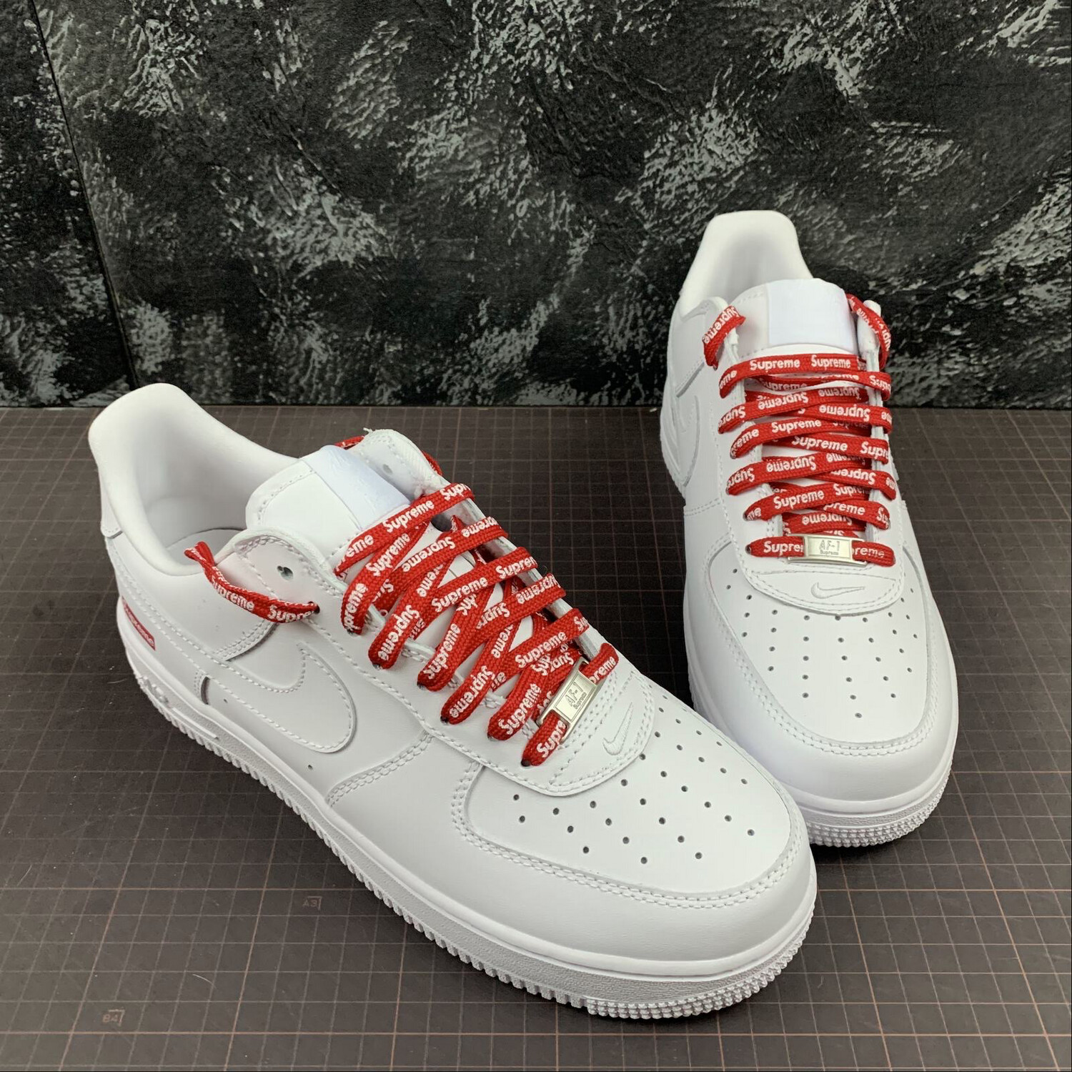 Nike Air Force Supreme White