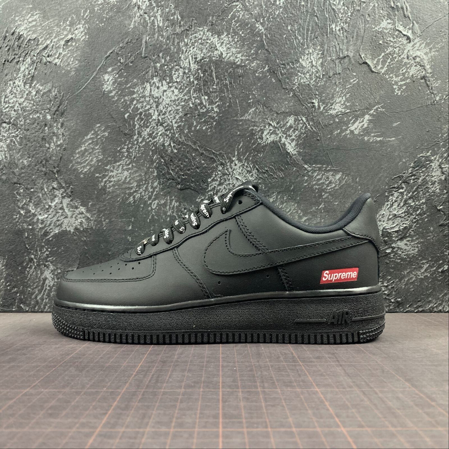 Nike Air Force Supreme Black