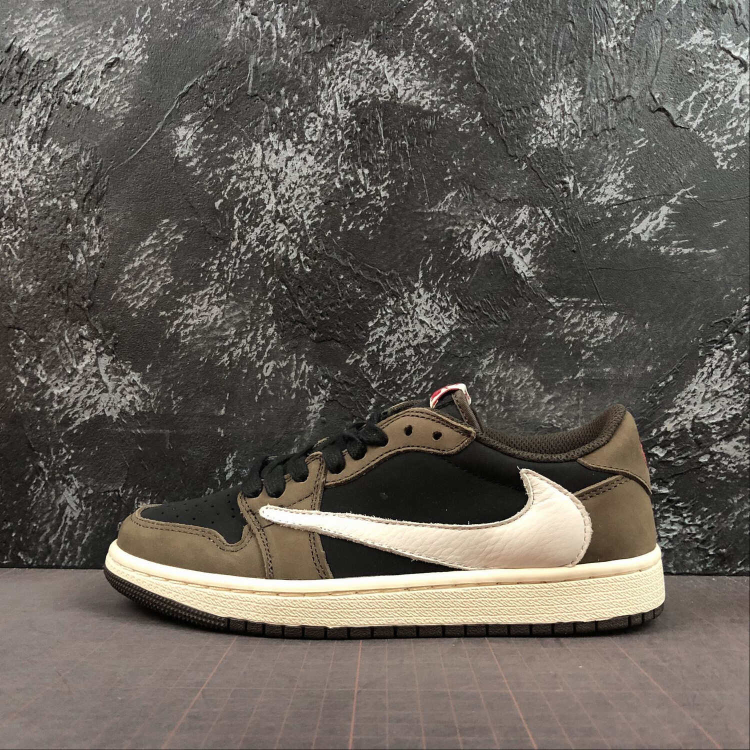 Air Jordan Retro 1 Travis Scott mocha