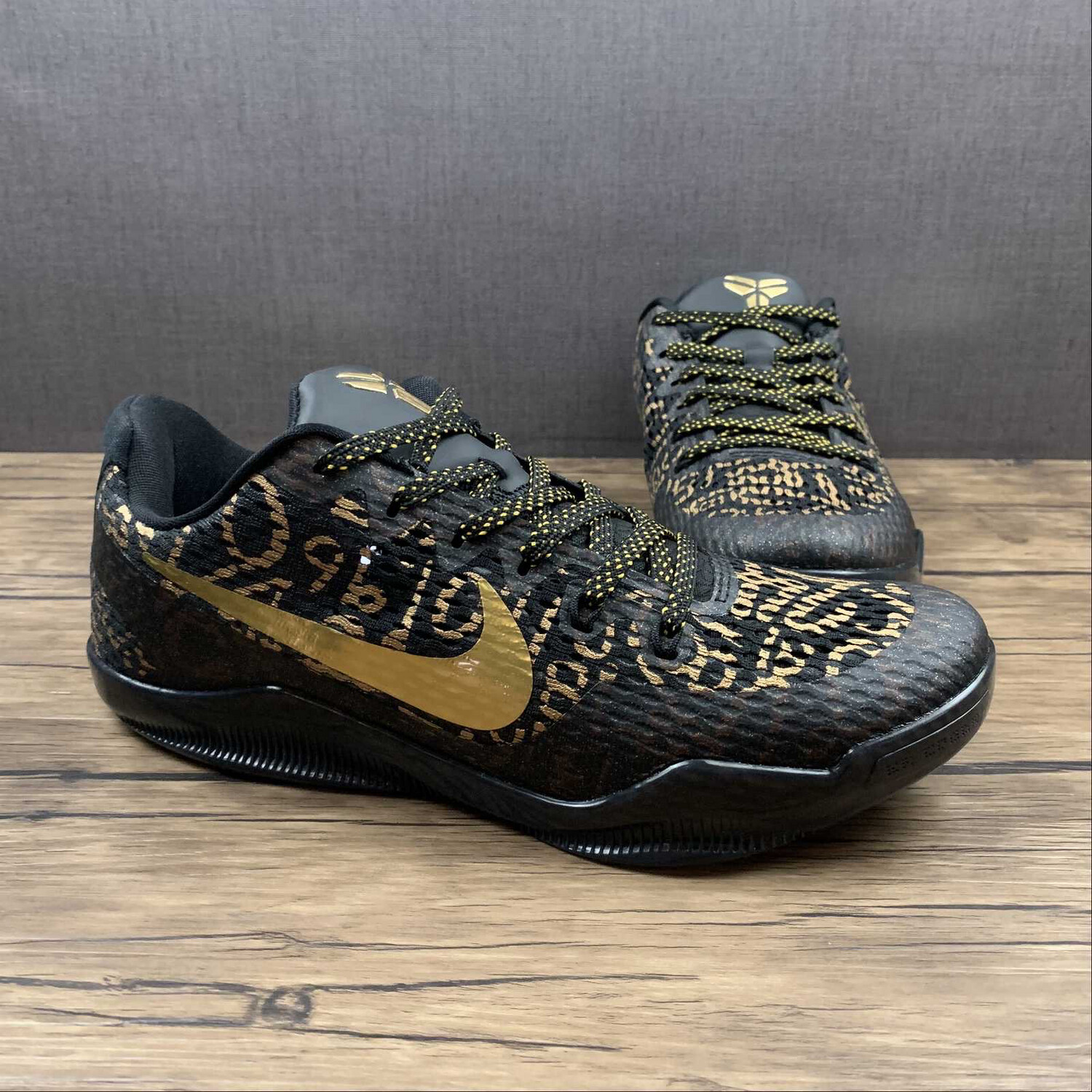 Kobe Zoom 11 Black/Gold