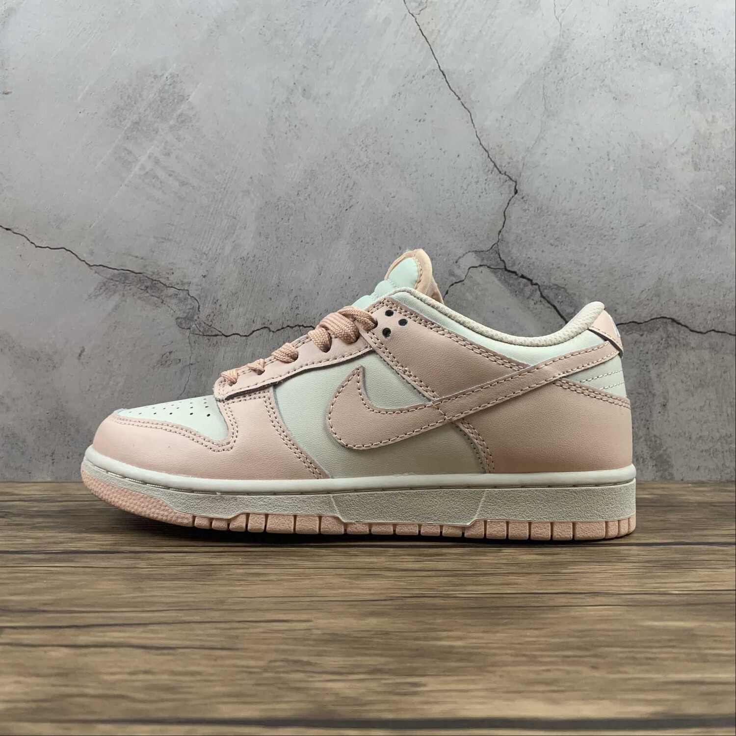 SB Dunk Low Sail/ Orange Pearl
