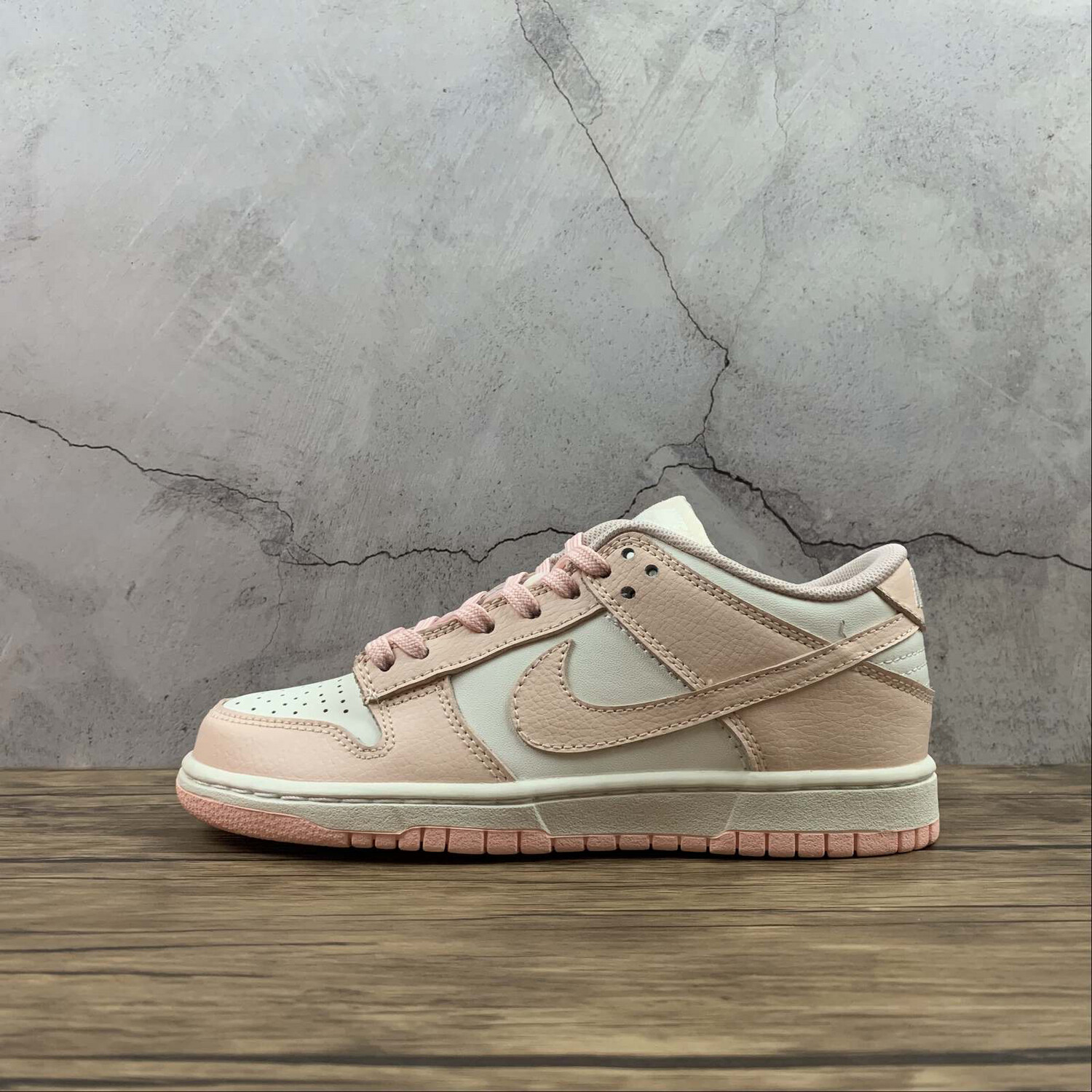 SB Dunk Low Sunset Pink