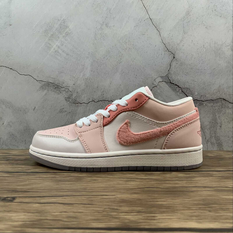 Air Jordan Retro 1 Beige/Pink